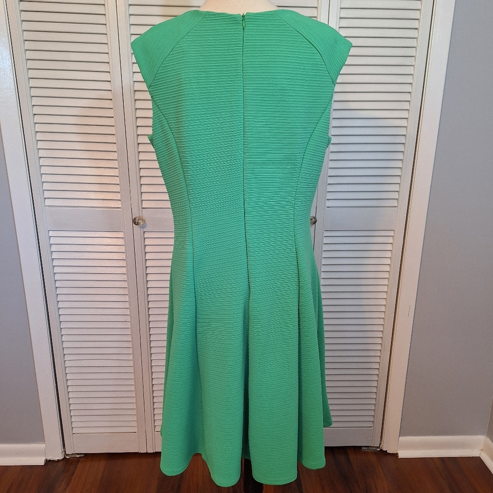 Sandra Darren textured for and flare dress sz 16 - Picture 6 of 8